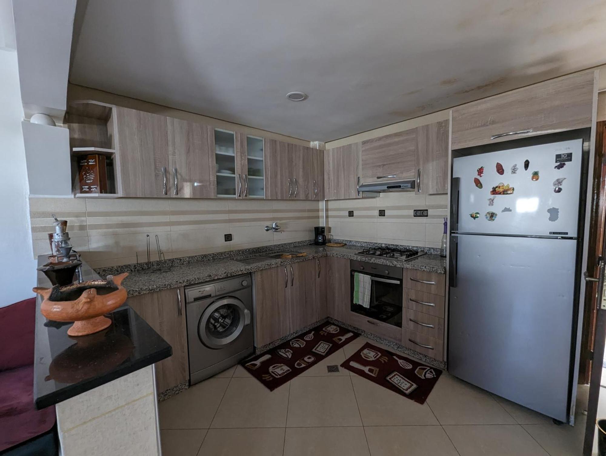 Apartment Modern Comforts In Prime Spot *